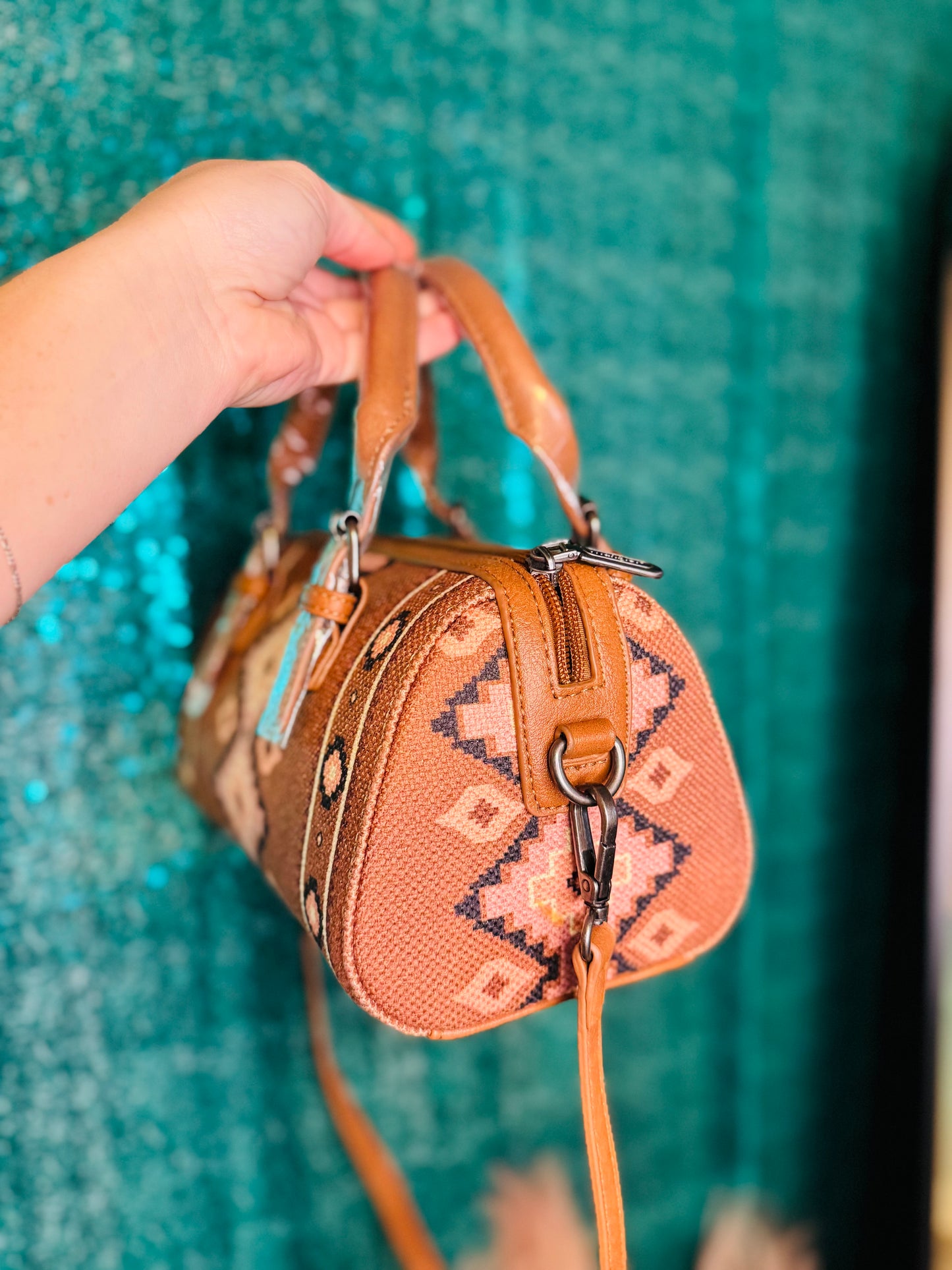 Wrangler Aztec Barrel Crossbody Satchel✨