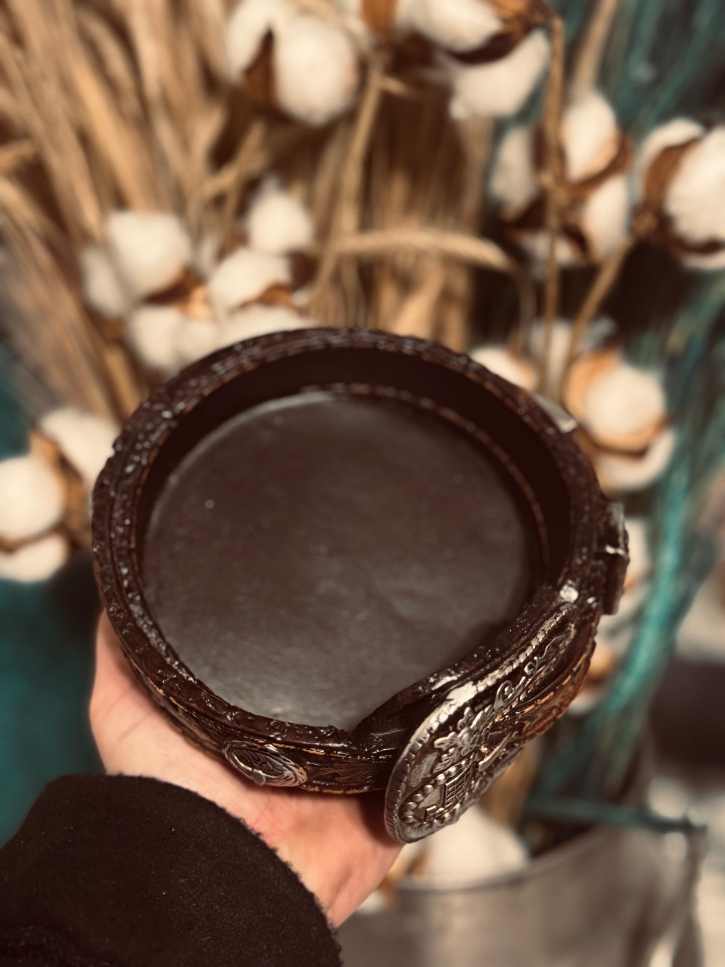 Vintage Western Tooled Leather Trinket Cuff- Consignment Piece🤎