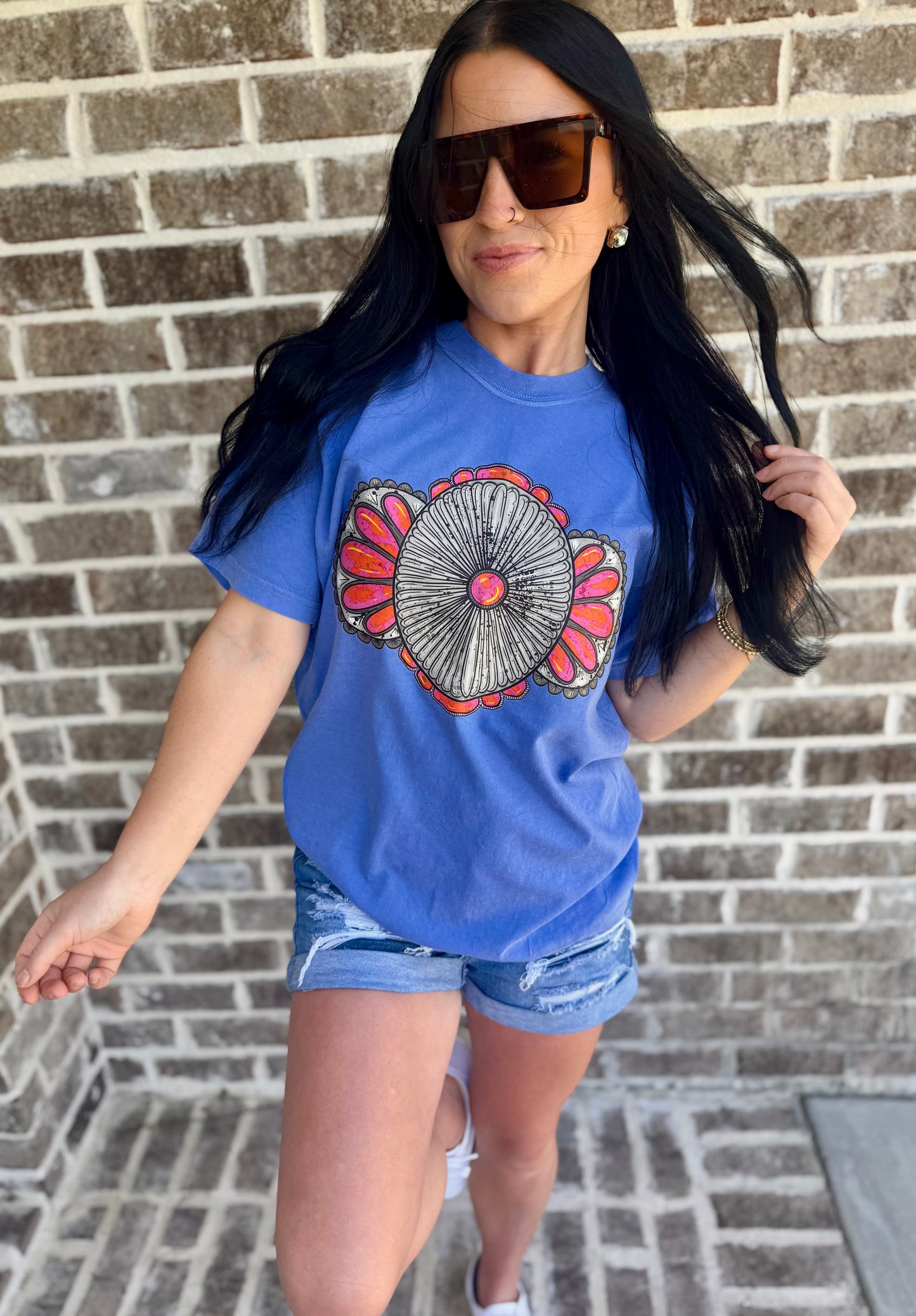Turquoise Conch Graphic Tee – Western Bold Color Pop Tee | Trendy Western Graphics | Comfort Color Tee